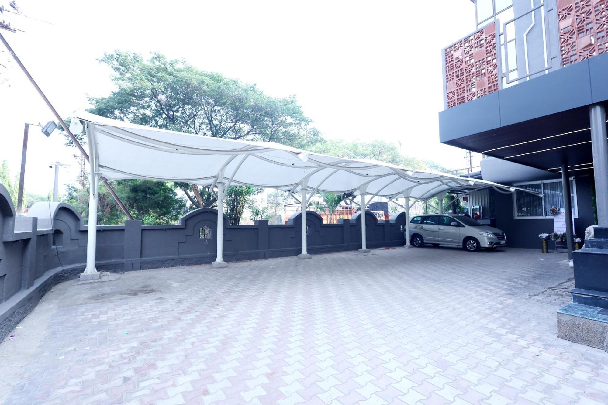 Hotel Statusinn, Ichalkaranji Exteriér fotografie